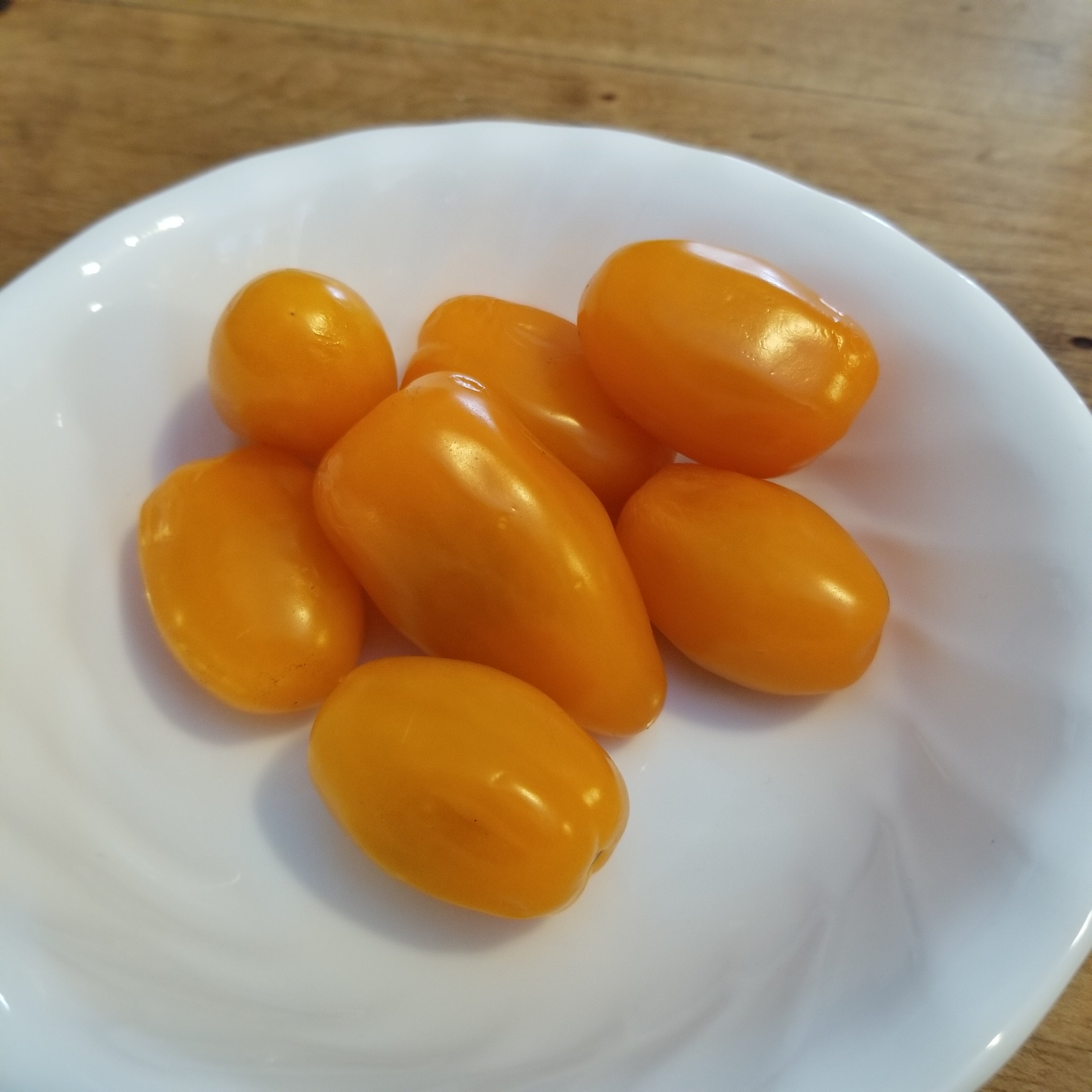 Elongated Orange Grape Tomato Seeds Canada, Container Gardening